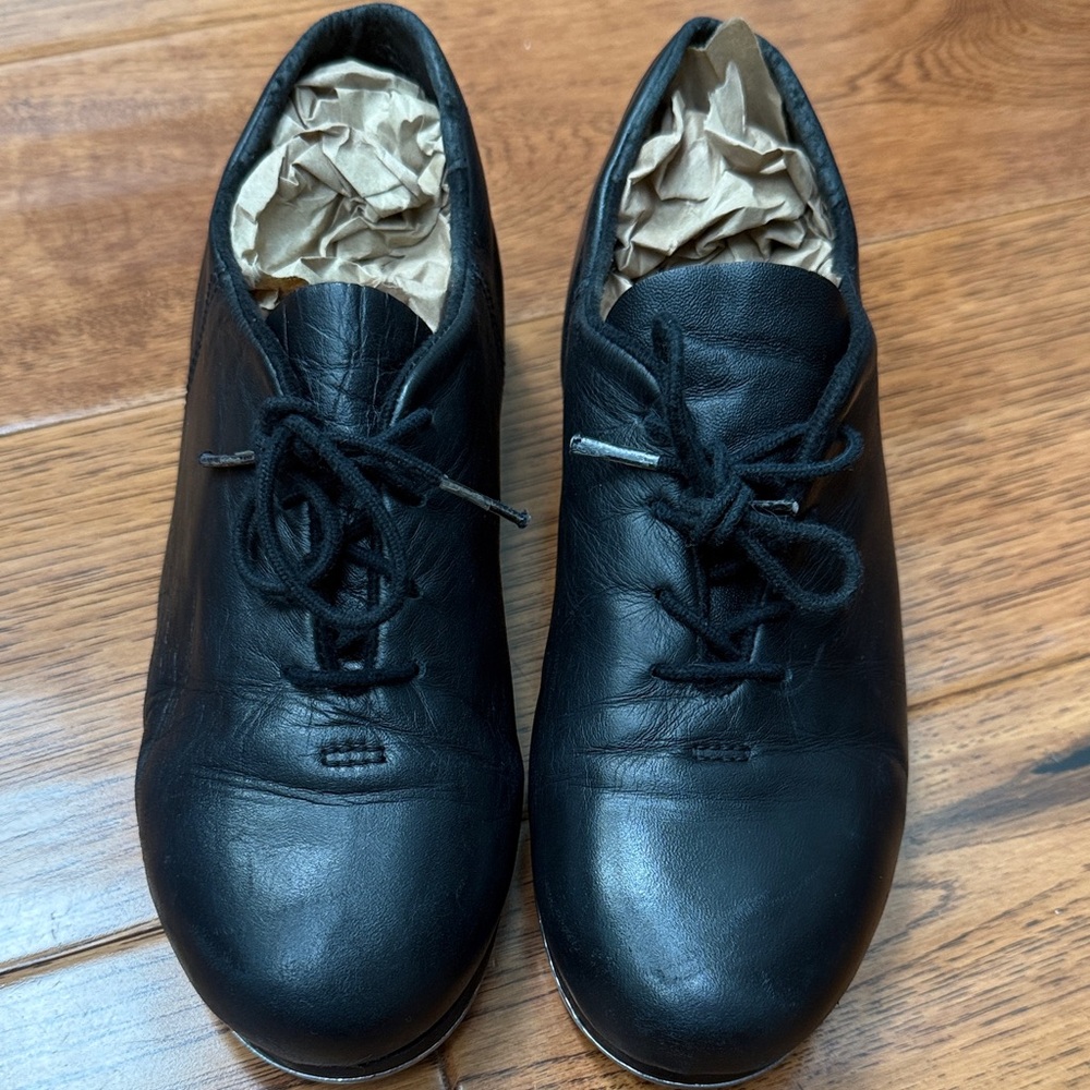 Capezio Black Women's Lace-Up Tap Shoes, size 7